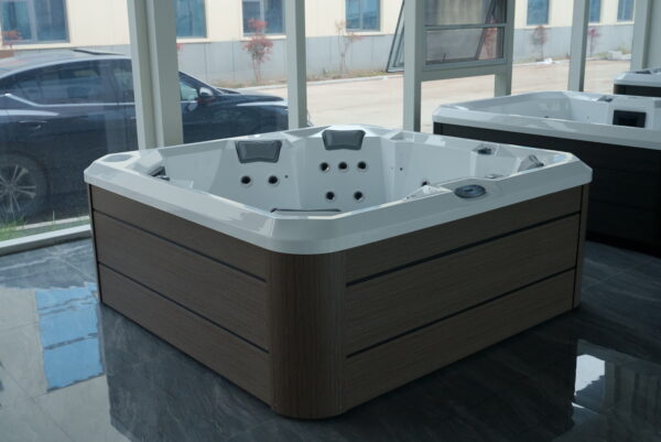 Velora 5 Person 33 Jet Portable Hot Tub (Introductory Offer)