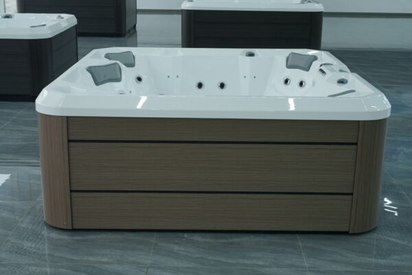 Velora 5 Person 33 Jet Portable Hot Tub (Introductory Offer)